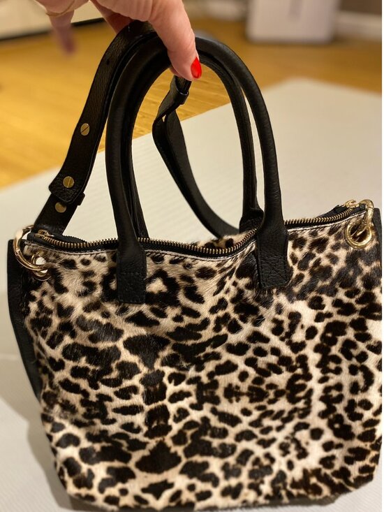 BODEN Leopard Print Canvas Tote Bag | endource Boden Toulon Bag Snow Leopard with orange interior